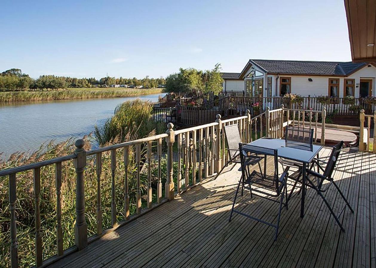 Tydd St Giles Resort Уисбек Экстерьер фото